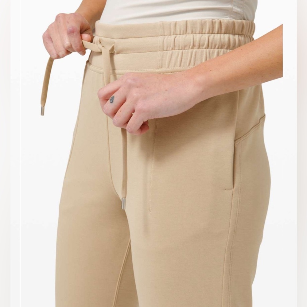 #111 Lululemon Soft Ambitions High Rise Jogger
Trench - Size 12 - Picture 2 of 11
